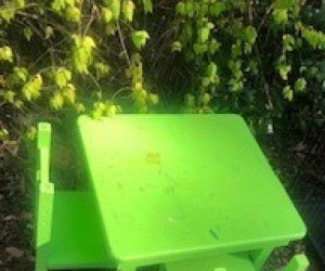 Kids table and chairs