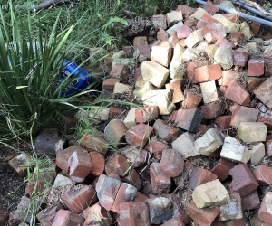 Broken Bricks for Paving (approx 500)