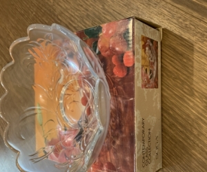 Glass serving bowl
