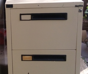 Filing cabinet 2 drawer Beige colour on castors