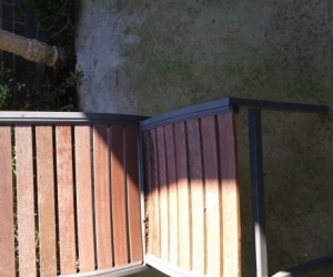 Wood outdoor table and 6 chairs: