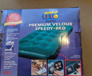 Air Bed Twin Size with built in Pump