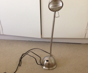 Table lamp