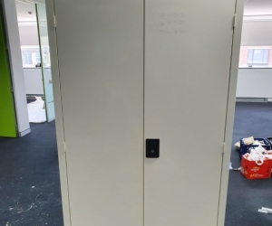 TALL LOCKABLE FILING CABINET