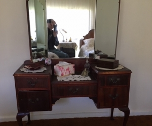 dressing table