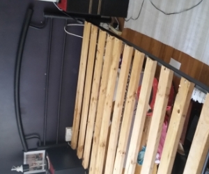 Complete queen size bed