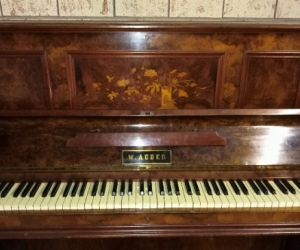 Free piano!! Pick up Scoresby