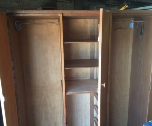 Big 3 door wooden wardrobe LOCATED EAST BENTLEIGH