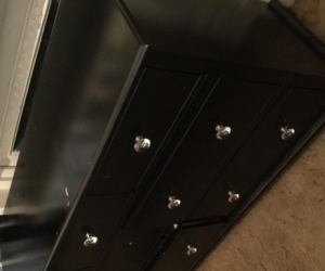 chest of drawers