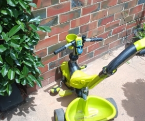 Kids push trike