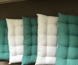 6 outdoor cushions