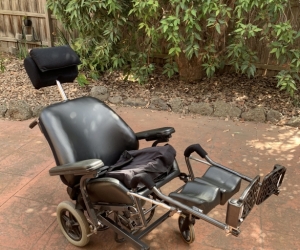 Tilt in space wheelchair