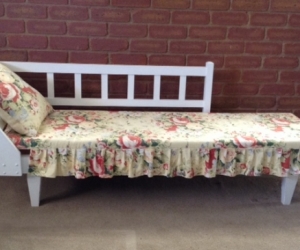 Timber Chaise lounge with mattress & pillow, painted white