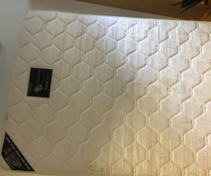 QUEEN MATTRESS