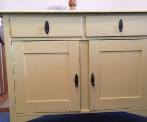 wooden dresser/cupboard/cabinet