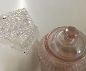Glass trinket container