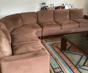 Modular lounge suite