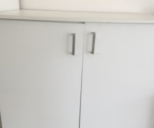 Cupboard, low, white.