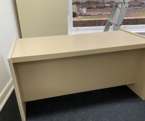 Small solid brnch/table