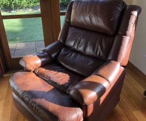 Recliner arm chair