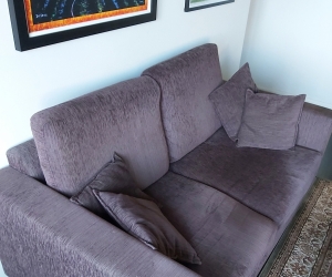 Couch, 2-seater, good condition