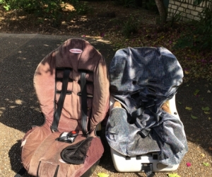 2 car seats