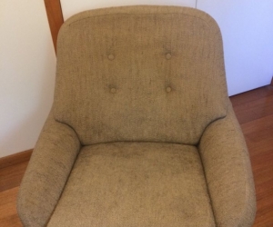 2 FREE READING CHAIRS!!