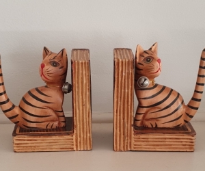 Cat book ends