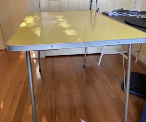 Kitchen table - Brunswick area