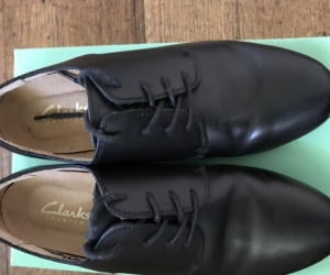 Black Leather Clarks Girls School Shoes 5.5E