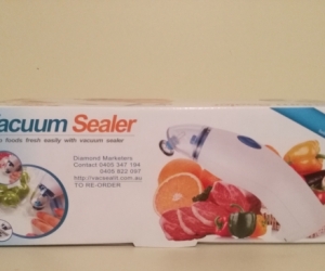 Vacuum sealer, hand held with bags