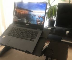 Laptop rest for bed/couch with USB cooling fans