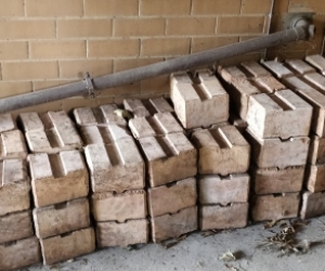 Interlocking bricks