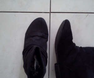 ladies soft black boot