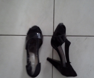 ladies black shoes