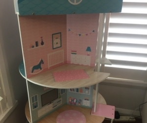 Dolls house - 3 storeys- fits Barbies- Ivanhoe 3079