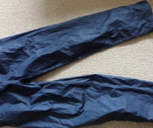 WATERPROOF NYLON OVERPANTS SIZE SMALL