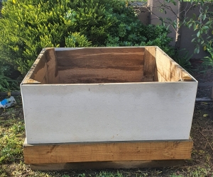 Free wooden planter box