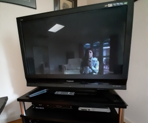Panasonic TV 32 inches and TV vence