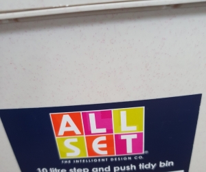 Rubbish bin