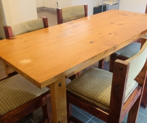 Table with 6 chairs