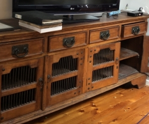 Cabinet TV console