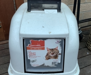 COVERED KITTY LITTER TRAY /BOX