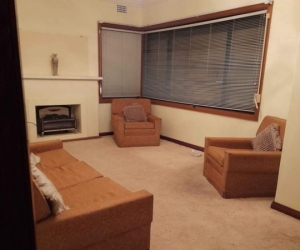 Comfortable lounge and 2 armchairs