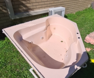 Ex Spa Bath FREE for use as Horse Trough, Pond, Garden Bed etc.