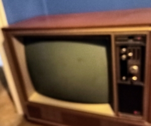 1975 Kriesler 26 inch TV