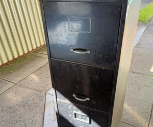 4 drawer metal filing cabinet